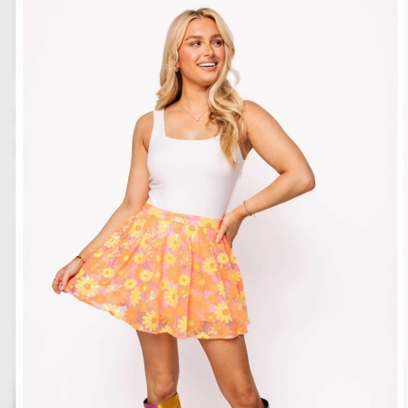 QUEEN OF SPARKLES Orange and Yellow Daisy Mini Skirt, NWOT - Picture 2 of 5